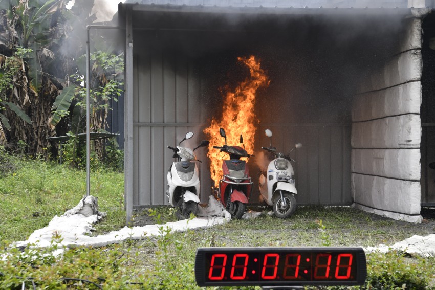 BOB半岛官方网站消防器材有哪些种类干粉灭火器有哪几种四川消防对比实验：电动自行(图2)