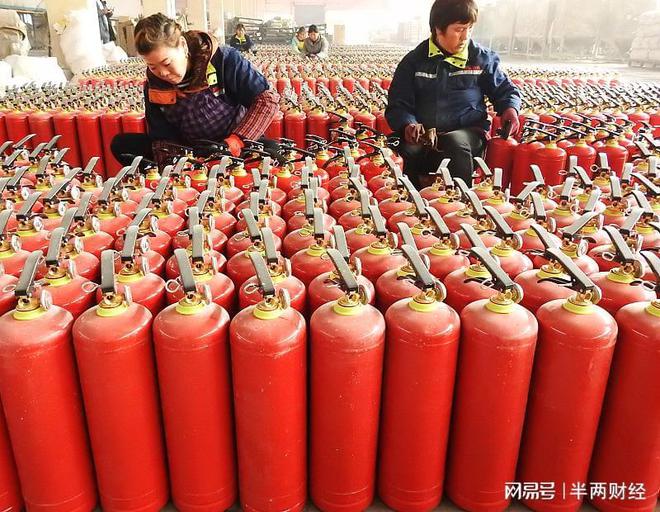 半岛体育消防器材有哪些种类离我最近的消防器材灭火器灭火毯火了网售消防器材良莠不齐(图2)